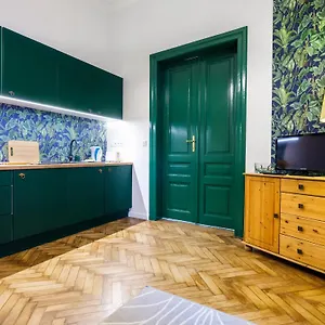 Tyzenhauz Lobzowska Street Apartament